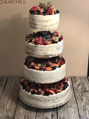 4 Etagentorte Naked Cake 4 Etagentorte Naked Cake…