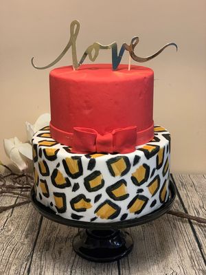 Hochzeitstorte im Leolook Hochzeitstorte im Leolook…